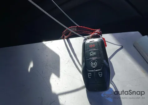 2016 Ford Mustang Ecoboost z USA, uszkodzony, nr VIN 1FA6P8TH2G5268976